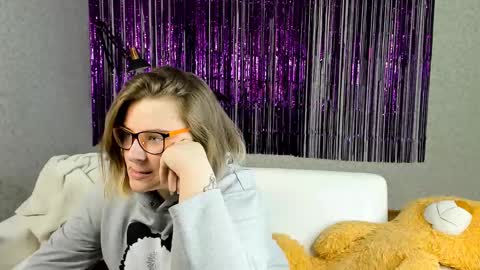 Snapshot of seductive_she_wolf chatting on March 2025 05:25:01 PM seductive_she_wolf online show from March 2025 05:25:01 PM