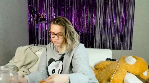 Snapshot of seductive_she_wolf chatting on March 2025 08:29:02 PM seductive_she_wolf online show from March 2025 08:29:02 PM