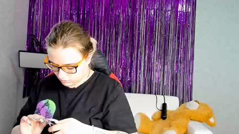 Snapshot of seductive_she_wolf chatting on March 2025 06:59:02 AM seductive_she_wolf online show from March 2025 06:59:02 AM