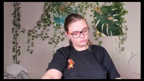 Snapshot of seductive_she_wolf chatting on October 2025 12:49:02 PM seductive_she_wolf online show from October 2025 12:49:02 PM