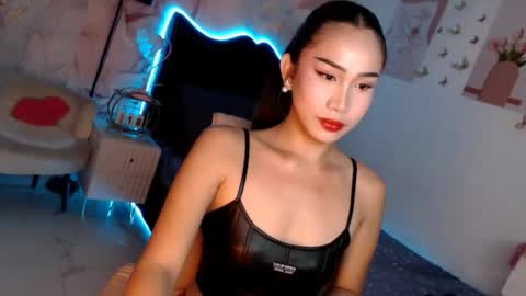 Snapshot of seductive_vana chatting on November 2025 10:37:02 PM Vanessa online show from November 2025 10:37:02 PM