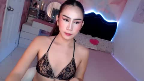 Snapshot of seductive_vana chatting on May 2026 12:40:02 AM Vanessa online show from May 2026 12:40:02 AM