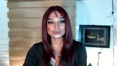 Snapshot of seductivedeluxe69 chatting on February 2025 06:15:02 PM Deluxe online show from February 2025 06:15:02 PM