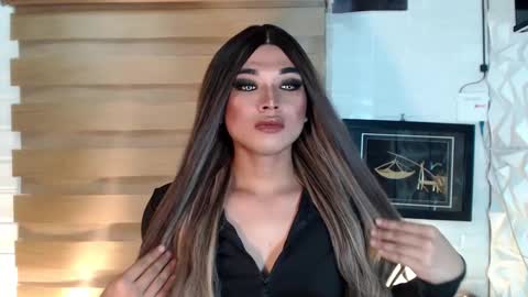 Snapshot of seductivedeluxe69 chatting on March 2025 06:24:02 AM Deluxe online show from March 2025 06:24:02 AM