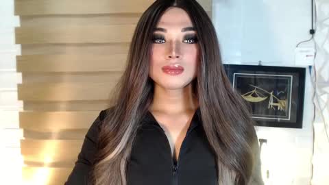 Snapshot of seductivedeluxe69 chatting on March 2025 04:28:01 AM Deluxe online show from March 2025 04:28:01 AM