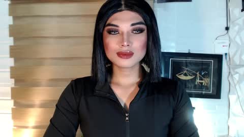 Snapshot of seductivedeluxe69 chatting on March 2025 09:00:01 AM Deluxe online show from March 2025 09:00:01 AM