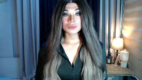 Snapshot of seductivedeluxe69 chatting on March 2025 12:04:02 PM Deluxe online show from March 2025 12:04:02 PM