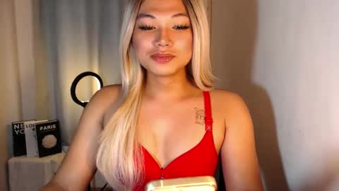 Snapshot of seductivedeluxe69 chatting on September 2025 12:00:02 AM Deluxe online show from September 2025 12:00:02 AM