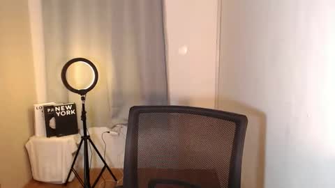 Snapshot of seductivedeluxe69 chatting on September 2025 07:15:02 PM Deluxe online show from September 2025 07:15:02 PM