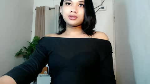 Snapshot of seductivedeluxe69 chatting on May 2026 07:32:02 PM Deluxe online show from May 2026 07:32:02 PM