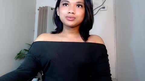 Snapshot of seductivedeluxe69 chatting on May 2026 06:23:02 PM Deluxe online show from May 2026 06:23:02 PM