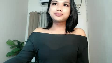 Snapshot of seductivedeluxe69 chatting on June 2026 07:05:02 PM Deluxe online show from June 2026 07:05:02 PM