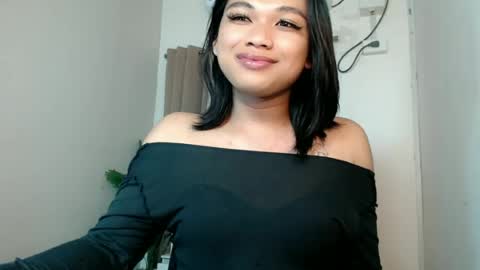 Snapshot of seductivedeluxe69 chatting on July 2026 04:22:02 PM Deluxe online show from July 2026 04:22:02 PM