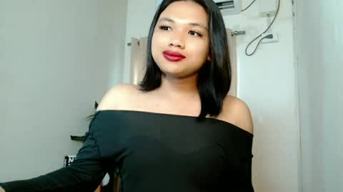 Snapshot of seductivedeluxe69 chatting on August 2026 07:00:02 AM Deluxe online show from August 2026 07:00:02 AM