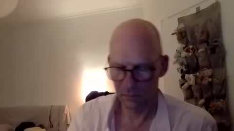 Snapshot of seethebigpicture chatting on May 2026 10:33:02 PM seethebigpicture online show from May 2026 10:33:02 PM