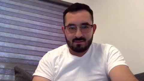 seficha18 online show from May 2026 11:42:01 PM