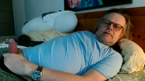 sehr_gespannt online show from February 2025 08:15:02 AM