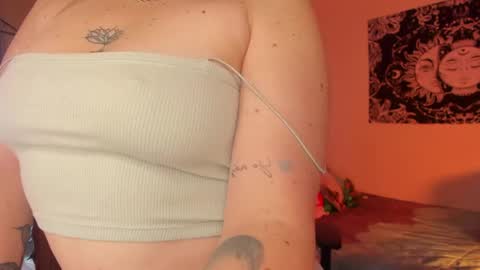 Snapshot of sejmet_5 chatting on December 2024 04:55:01 AM Yeyis online show from December 2024 04:55:01 AM