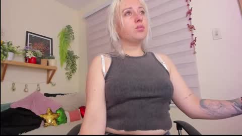 Snapshot of sejmet_5 chatting on January 2025 05:41:01 AM Yeyis online show from January 2025 05:41:01 AM