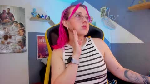 Snapshot of sejmet_5 chatting on December 2025 02:37:01 PM Yeyis online show from December 2025 02:37:01 PM