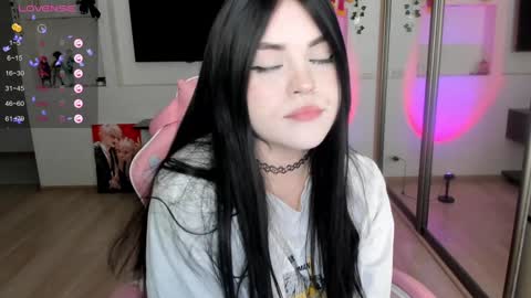 Selena  online show from December 2024 04:59:01 AM