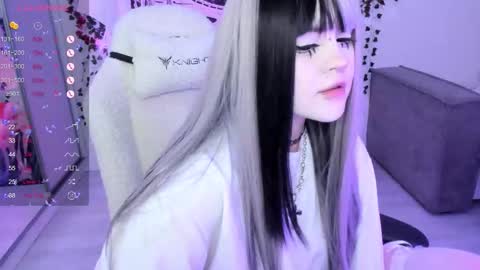 Selena  online show from November 2025 05:39:02 AM