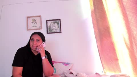 Snapshot of selena_jhonson1 chatting on November 2025 01:50:01 PM Karen online show from November 2025 01:50:01 PM