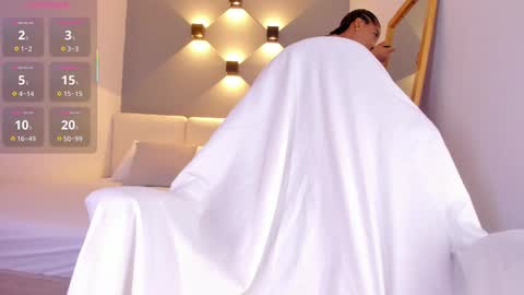 Selena online show from November 2025 10:47:02 AM