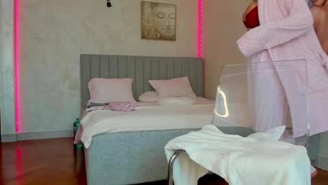 Selena online show from April 2026 08:04:02 AM