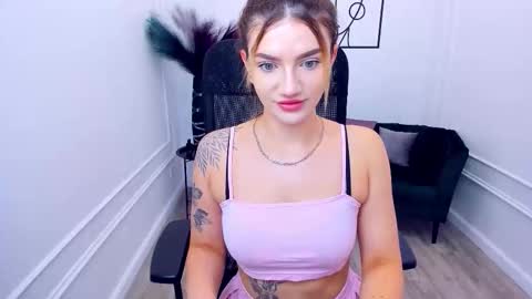 Snapshot of selenaemoore chatting on September 2025 04:58:02 AM selenaemoore online show from September 2025 04:58:02 AM