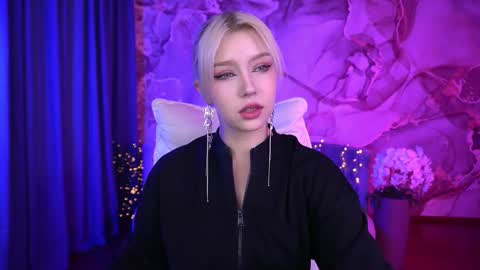 selenairis online show from October 2025 06:43:02 AM