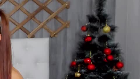 Snapshot of selenarousey chatting on December 2024 12:01:02 PM Selena online show from December 2024 12:01:02 PM