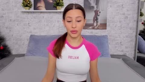 Snapshot of selenarousey chatting on December 2024 08:33:02 AM Selena online show from December 2024 08:33:02 AM