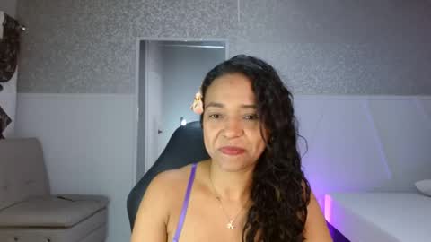 Snapshot of selene_bubble chatting on April 2026 02:32:01 PM Selene online show from April 2026 02:32:01 PM
