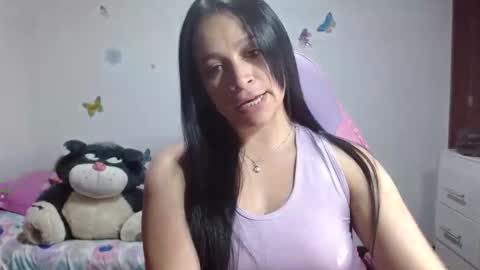 Snapshot of selene_mixx chatting on April 2026 08:06:02 PM selene_mixx online show from April 2026 08:06:02 PM