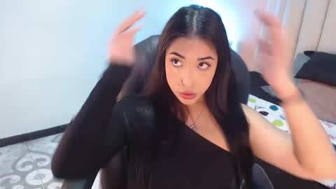 Snapshot of selene_voss chatting on December 2025 07:42:02 PM Selene online show from December 2025 07:42:02 PM