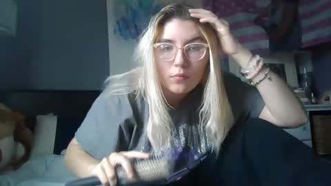 Selene online show from December 2024 04:51:02 PM