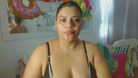Selenna1 online show from October 2025 12:24:02 PM