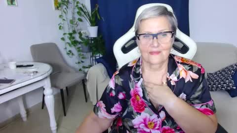 Snapshot of selenna57 chatting on February 2026 07:18:01 PM Selenna online show from February 2026 07:18:01 PM