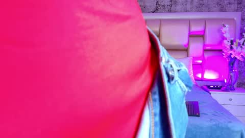 Selenna Cooper online show from March 2026 12:00:02 PM