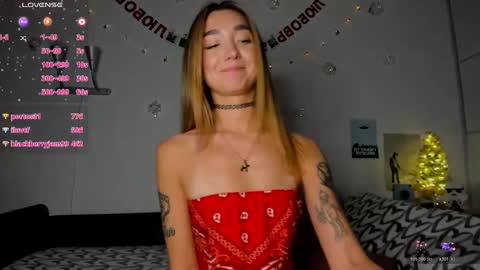 Snapshot of selinaa_kyle chatting on December 2024 09:00:02 AM Chris online show from December 2024 09:00:02 AM