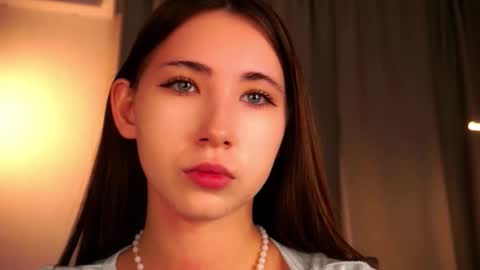 Elizabeth online show from December 2025 05:20:01 PM