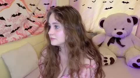 Snapshot of sellyahouston chatting on November 2025 09:11:01 AM Sellya online show from November 2025 09:11:01 AM