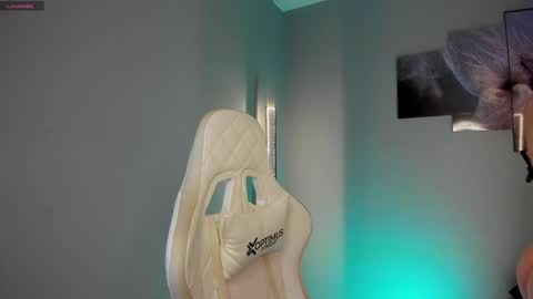 Selyn online show from December 2024 12:55:01 PM