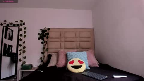 Selyn online show from February 2026 12:45:02 PM