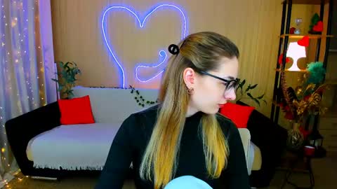 Snapshot of sensitiveheartt chatting on April 2026 08:36:02 PM sensitiveheartt online show from April 2026 08:36:02 PM