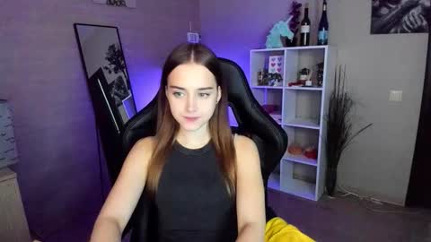 Emily  online show from October 2025 08:43:01 AM