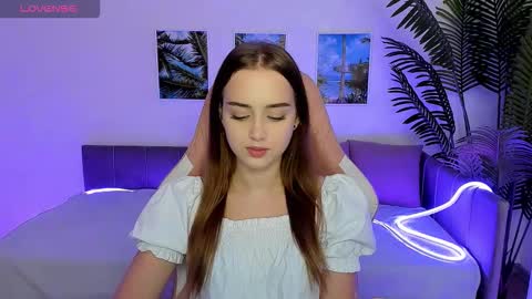 Emily  online show from October 2025 08:36:02 AM