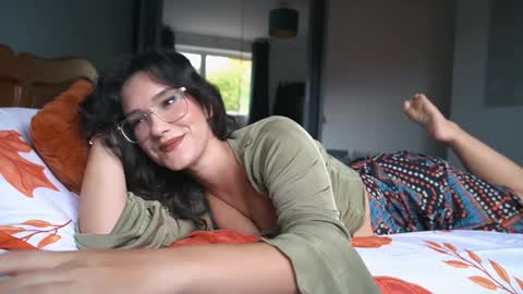 Jasmine online show from October 2025 11:43:01 AM
