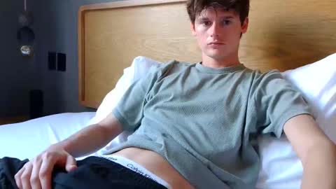 Cam online show from February 2026 10:52:01 PM